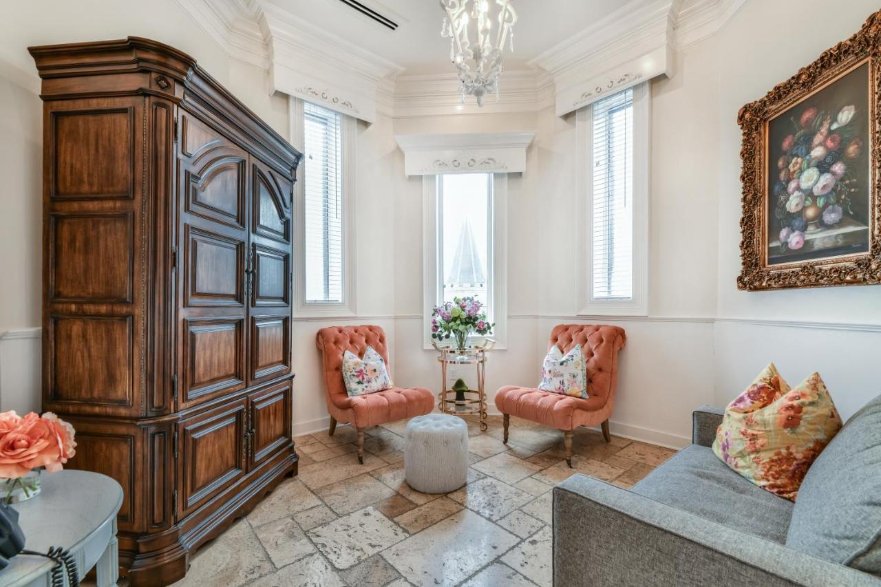 Kentucky Castle Hotel Versailles Екстериор снимка