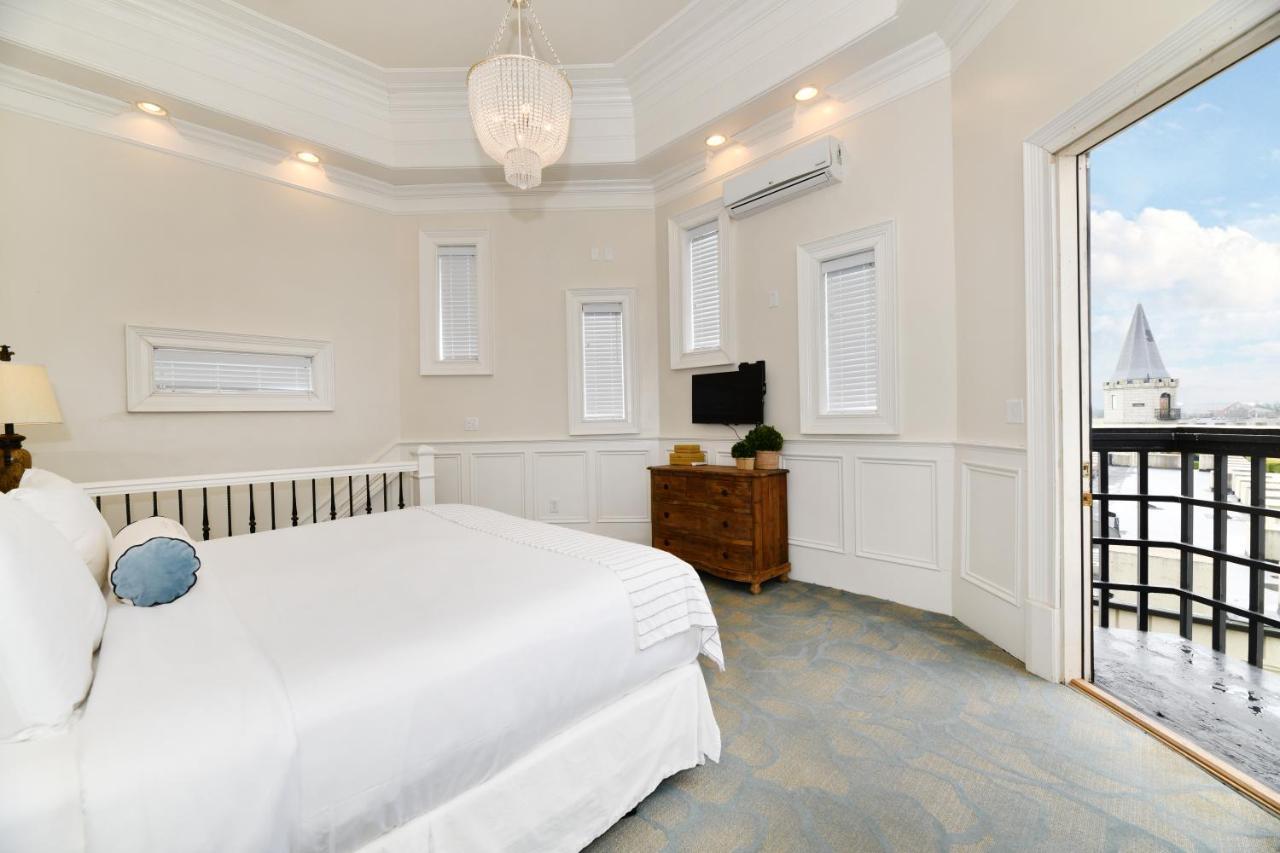 Kentucky Castle Hotel Versailles Екстериор снимка