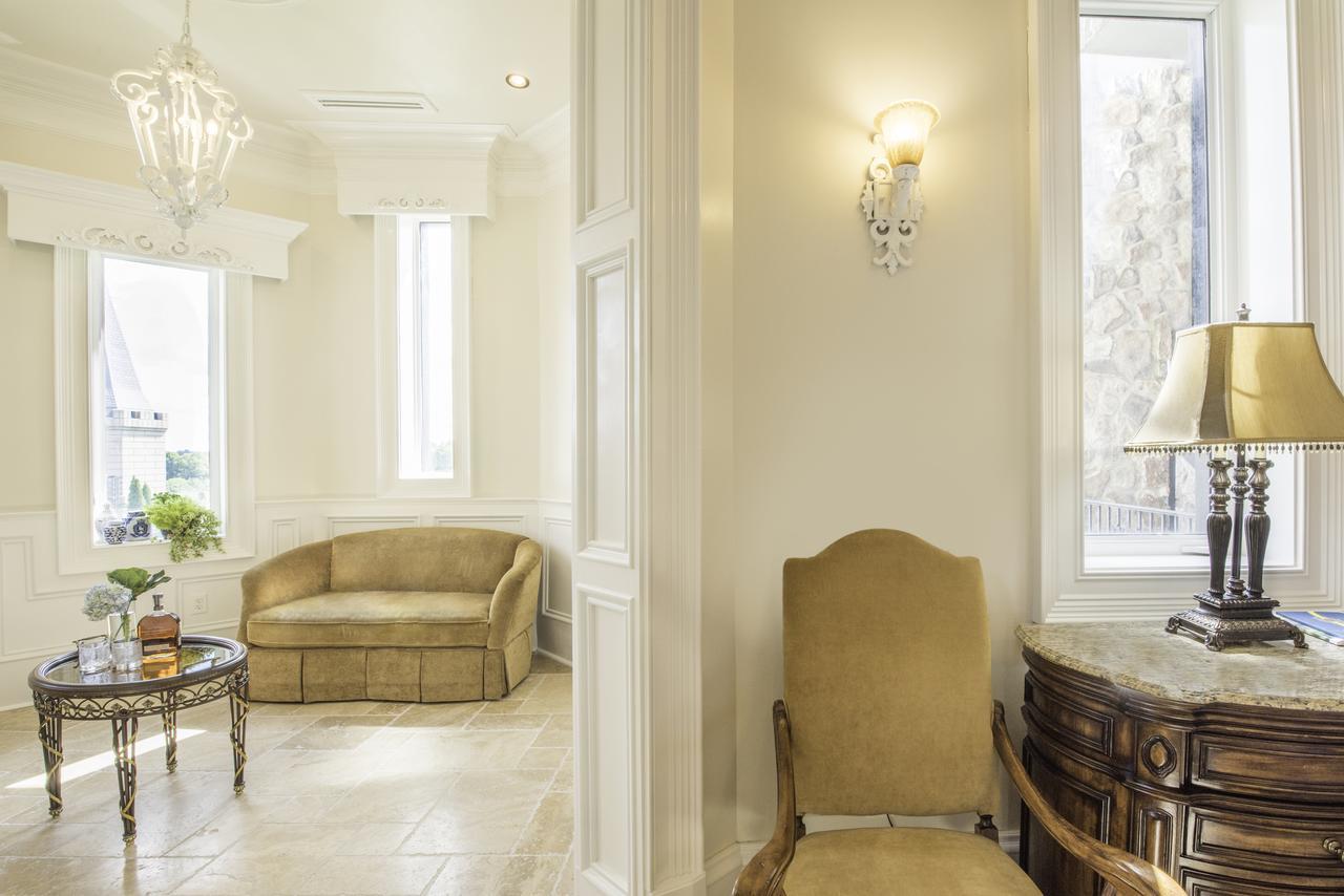 Kentucky Castle Hotel Versailles Екстериор снимка