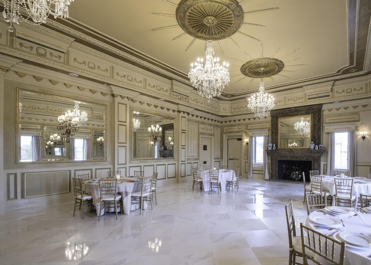 Kentucky Castle Hotel Versailles Екстериор снимка