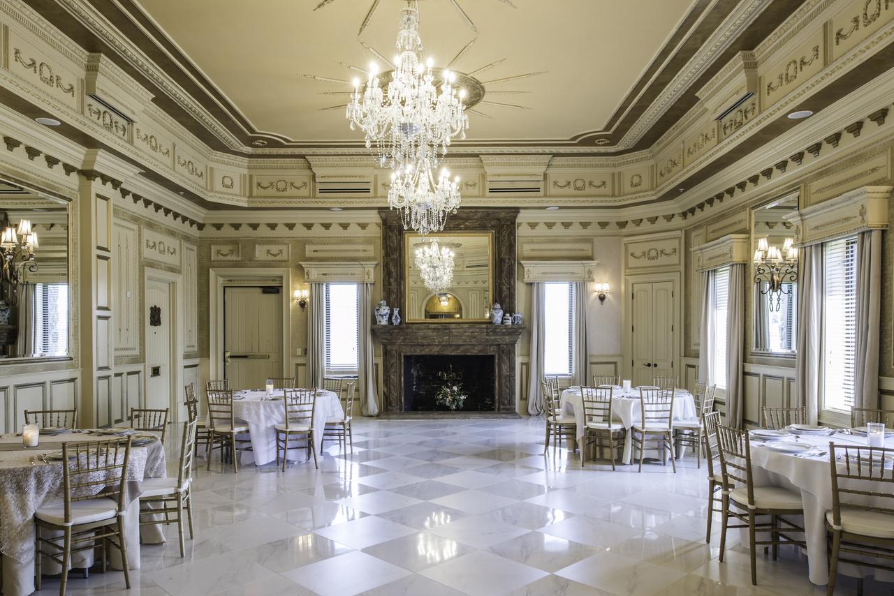 Kentucky Castle Hotel Versailles Екстериор снимка