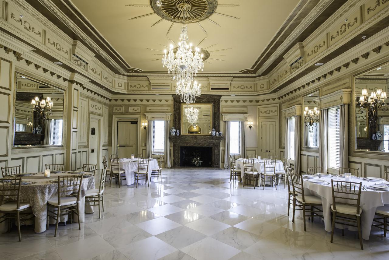 Kentucky Castle Hotel Versailles Екстериор снимка