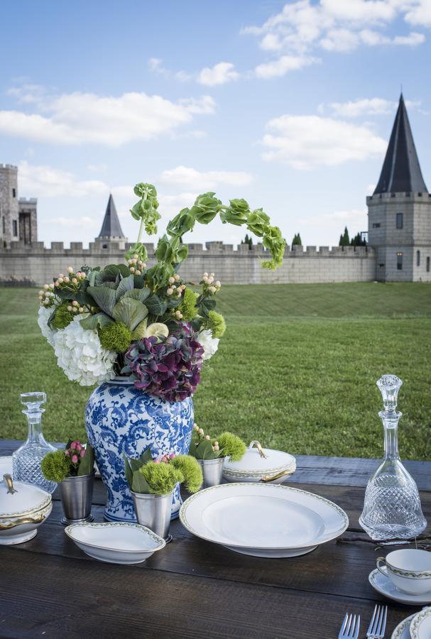 Kentucky Castle Hotel Versailles Екстериор снимка