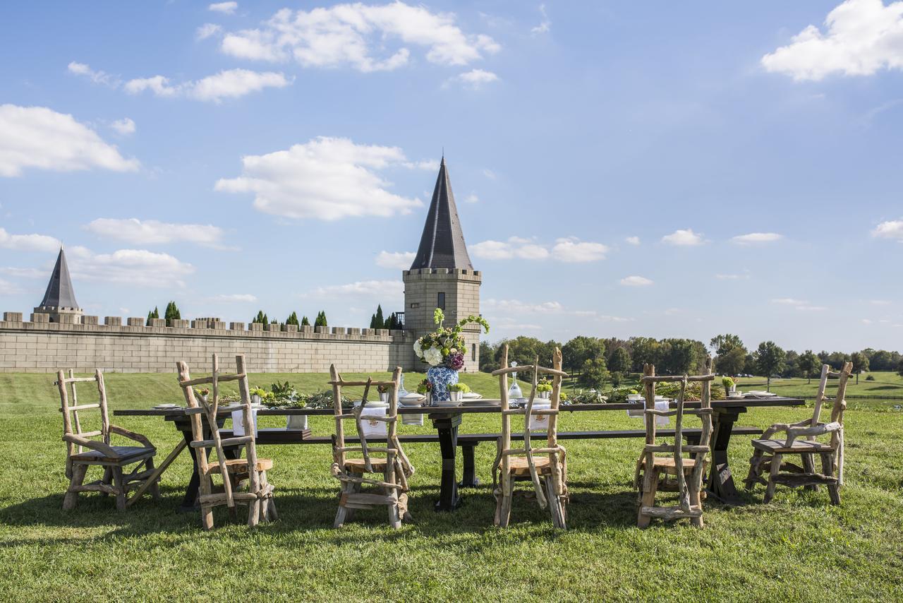 Kentucky Castle Hotel Versailles Екстериор снимка