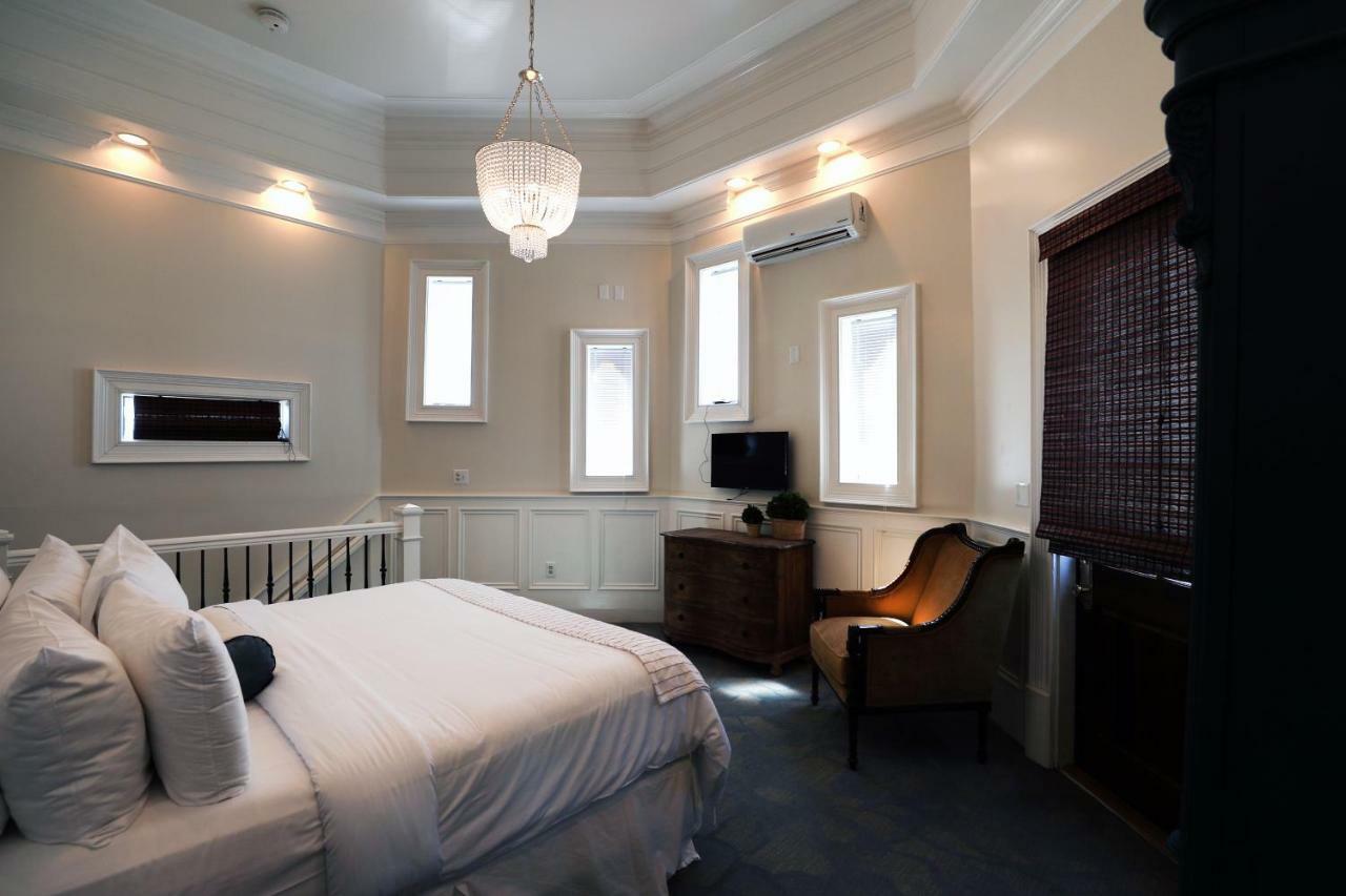 Kentucky Castle Hotel Versailles Екстериор снимка
